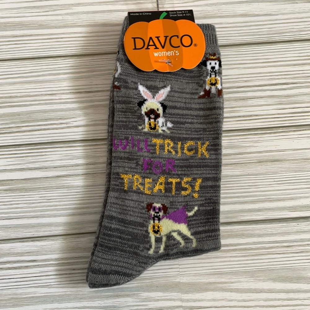 🆕 Women’s Halloween Themed Dog Lover Socks